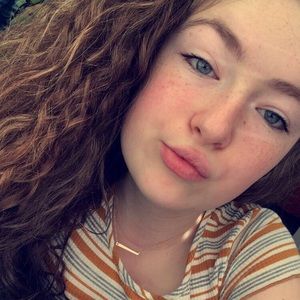 Meet your Posher, Ella